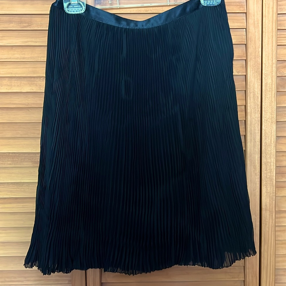 City DKNY black ruffle skirt